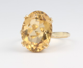 A 9ct yellow gold topaz ring, 4.5 grams, size Q 1/2 
