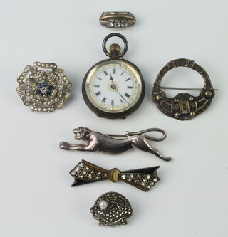 An Edwardian silver fob watch and minor silver jewellery 