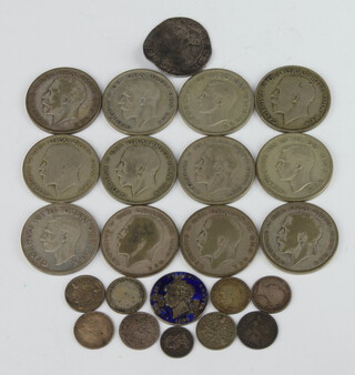 Twelve pre-1947 half crowns 166 grams and other minor silver coinage 