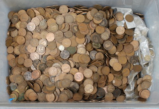 A large quantity of United Kingdom pennies and half pennies and other coinage