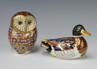 A Royal Crown Derby paperweight Duck XL with gold stopper and 1 other Owl LV11 (second) with silver stopper