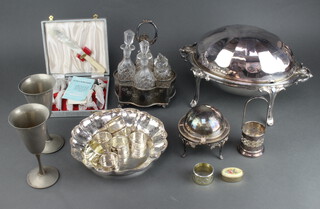 An Edwardian oval silver plated breakfast server and minor plated wares including 2 silver napkin rings
