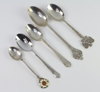 A presentation tennis teaspoon and four other spoons, 76gms
