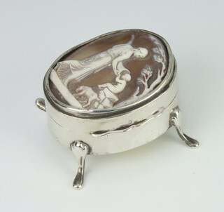 An Edwardian silver trinket box with carved cameo lid on pad feet 5.5cm, Birmingham 1911 