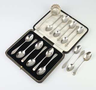 A set of 6 Art Deco silver teaspoons Sheffield 1937 and 10 others, 186 grams 