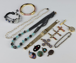 A quantity of vintage and other costume jewellery including 2 micro mosaic cross pendants, an enamelled silver ditto etc