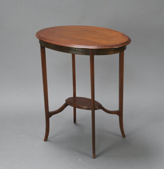 An Edwardian mahogany 2 tier occasional table raised on outswept supports 73cm h x 68cm w x 46cm d (some contact marks)