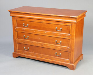A Continental walnut commode fitted an arrangement of 3 drawers, raised on bracket feet 91cm h x 125cm w x 54cm (contact marks in places)