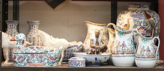 A modern Chinese tureen and cover in the form of a duck 18cm, minor reproduction Oriental china 