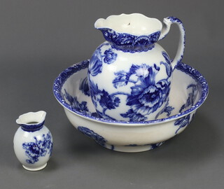 An Edwardian Poppea pattern wash stand set comprising jug, bowl and toothbrush holder (first two items are cracked) 