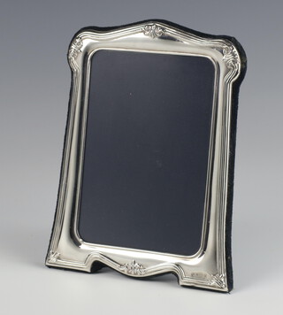 A modern silver Art Nouveau style photograph frame 18cm x 13cm 