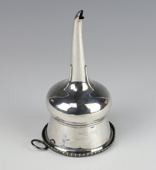 A Georgian silver wine funnel with egg and dart rim, of plain form, 211 grams, 17cm  
 