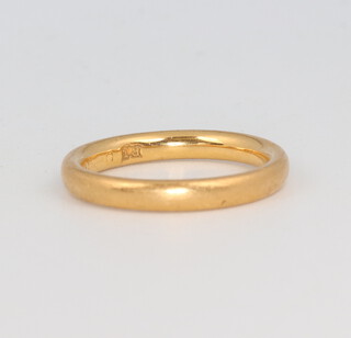 A yellow metal 22ct wedding band size L, 4.8 grams