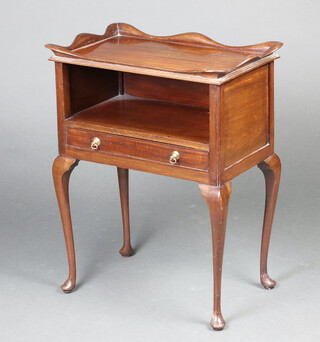 A Georgian style rectangular mahogany tray top bedside table fitted a recess above 1 long drawer, raised on cabriole supports 73cm h x 56cm w x 36cm d 