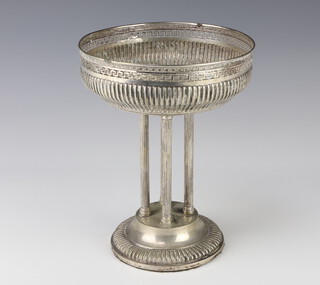 An 800 standard 4 column centrepiece with pierced rim and pineapple finial, raised on a circular base, 22cm  