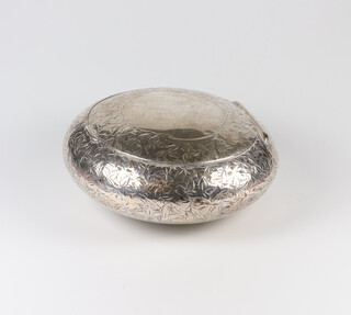 A Victorian oval silver snuff box decorated with scrolling flowers with vacant cartouche, Chester 1899, 7 1/2cm, 70 grams 