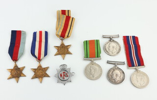 Two British war medals to 4230 Pte.A.E.Wales.9/Lond.R and 4864 Pte.G.Surridge.23/Lond.R. together with 5 Second World War medals