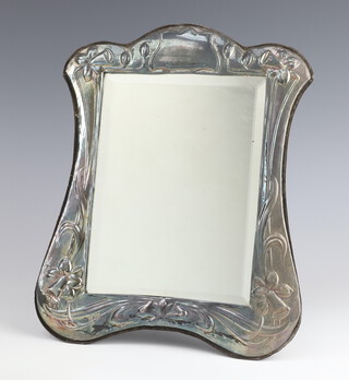 An Art Nouveau style repousse silver easel frame mirror, London 1983 30cm x 24cm 