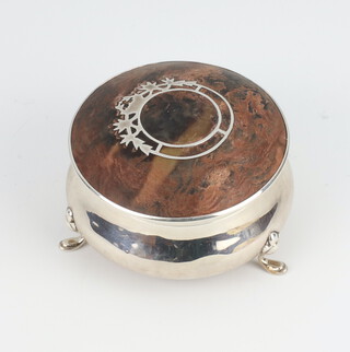 A silver and mother of pearl circular trinket box Birmingham 1919 6cm (no interior) 