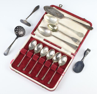 A cased set of 6 silver coffee spoons Sheffield 1932 and minor silver cutlery, 200 grams 