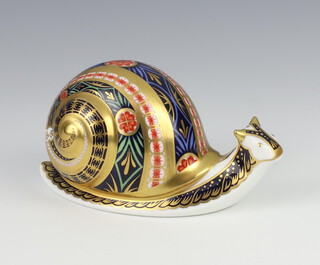 A Royal Crown Derby Imari pattern paperweight - garden snail no.699 of 4500 by Sue Rowe with gold stopper 12cm 