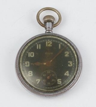 A chrome cased Elgin black faced army issue pocket watch no. G07878 GSTP contained in a 50mm case 