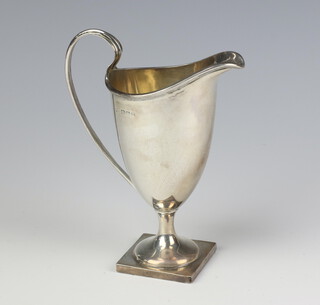 A Georgian design Victorian silver helmet shaped cream jug Chester 1898, 142 grams 