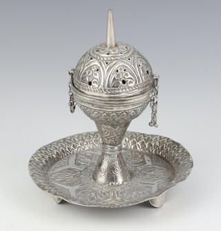 An Amman repousse white metal cup and cover with fixed base 13cm, 116 grams
