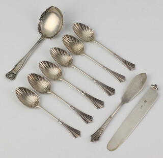A set of 6 Victorian silver coffee spoons and minor cutlery, 122 grams 