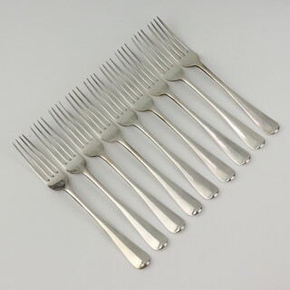 Nine silver rat tail dinner forks, Sheffield 1926, 686 grams 