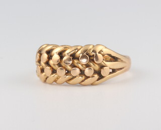 A gentleman's 18ct yellow gold ring, 6.1 grams, size P