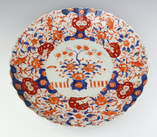 A 19th Century Imari scalloped shallow dish decorated with flowers 40cm 