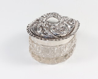 An Edwardian horseshoe shaped silver mounted cut glass box Birmingham 1900, 7cm