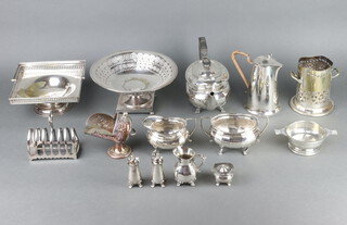 A silver plated siphon holder and minor plated wares 