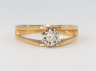 An 18ct yellow gold single stone diamond ring approx 0.10ct, size M, 3.5 grams 