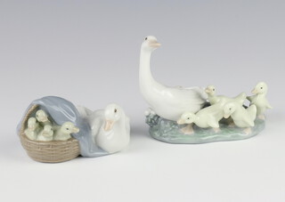 A Lladro group of a goose and goslings 13cm, ditto 4895 13cm boxed 