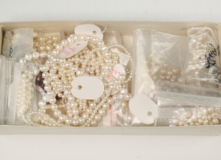 A quantity of loose cultured, baroque and seed pearl samples, some partly strung 