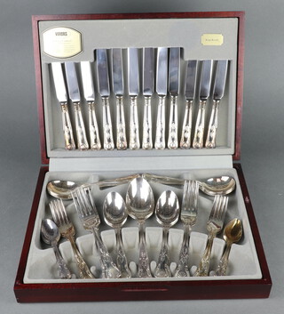 A canteen of silver plated Kings pattern cutlery for 6 contained in a mahogany finished canteen (44) 