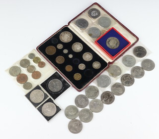 A cased 12 (ex 15) 1937 coin set, minor commemorative crowns and a 1935 crown 