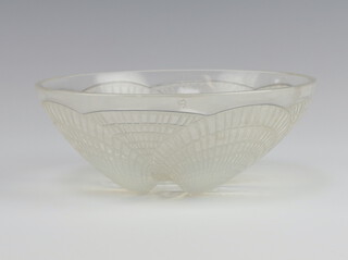 R Lalique, a Coquille pattern circular scalloped shaped dish 4cm x 13cm, the base marked R Lalique France 
