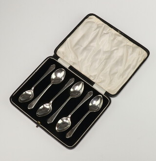 A set of 6 silver coffee spoons Birmingham 1927, 63 grams