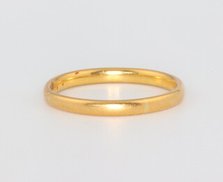 A 22ct yellow gold wedding band, 3.1 grams, size P 