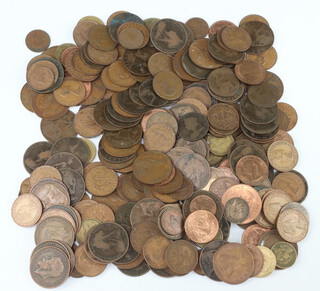 A quantity of copper coinage 