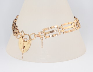 A 9ct yellow gold gate bracelet with heart padlock 7.5 grams 