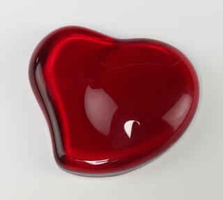 A Tiffany & Co red glass heart paperweight by Elsa Peretti 10cm, boxed