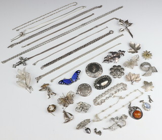 A Thai silver brooch and minor silver jewellery, approx. 190 grams