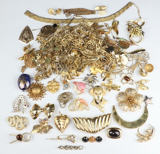 A large quantity of vintage gilt costume jewellery