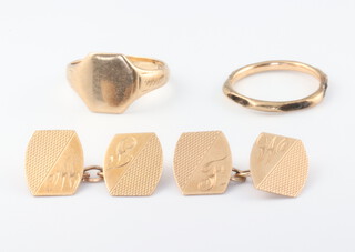 A gentleman's 9ct yellow gold signet ring size N, a plain yellow metal band size L and a pair of 9ct cufflinks 6.5 grams