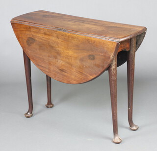 A Georgian oval drop flap tea table, raised on club supports 73cm h x 91cm w x 32cm d 