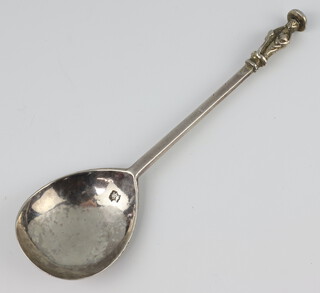 An Elizabethan silver seal top apostle spoon with bird seal to the finial, possibly London 1589, 58 grams